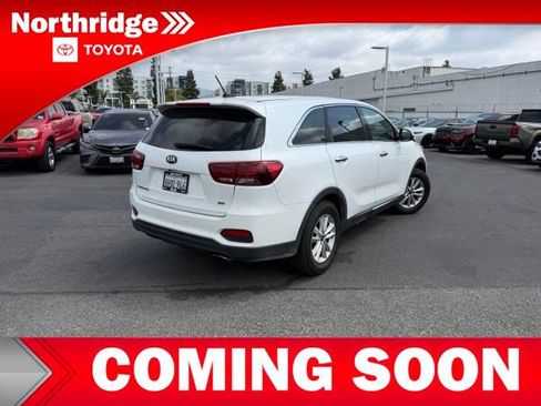 Used 2019 Kia Sorento FWD image 4