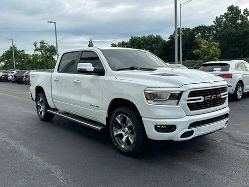 Used 2023 RAM 1500 Laramie AWD/4WD image 3