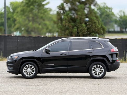 Used 2019 Jeep Cherokee Latitude w/ Popular Appearance Group FWD image 8