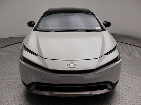Used 2024 Toyota Prius Prime FWD image 5