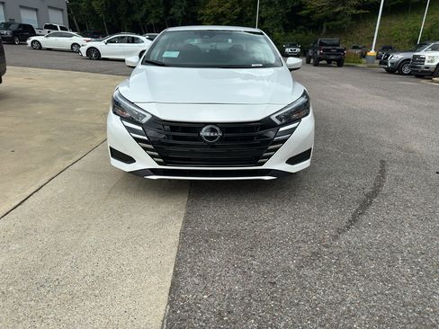 New 2025 Nissan Versa SV w/ Trunk Package image 9