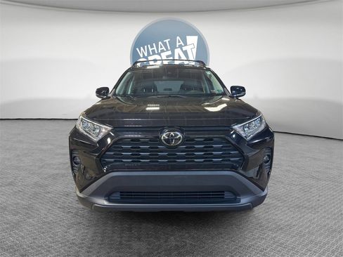 Used 2020 Toyota RAV4 XLE image 9