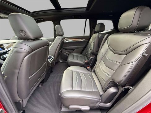 Used 2024 Cadillac XT6 Sport w/ Platinum Package image 19