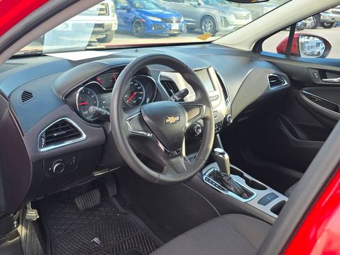Used 2018 Chevrolet Cruze LS image 13