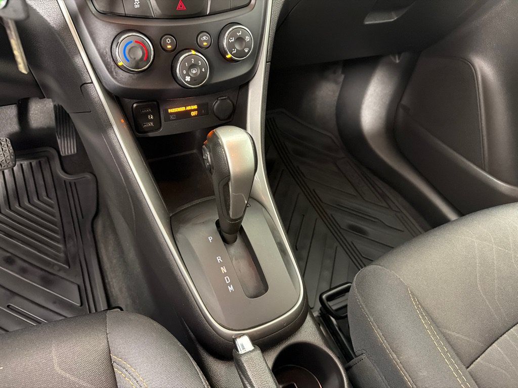 Used 2018 Chevrolet Trax LT FWD image 17