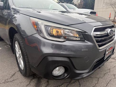 Used 2019 Subaru Outback 2.5i Premium image 3
