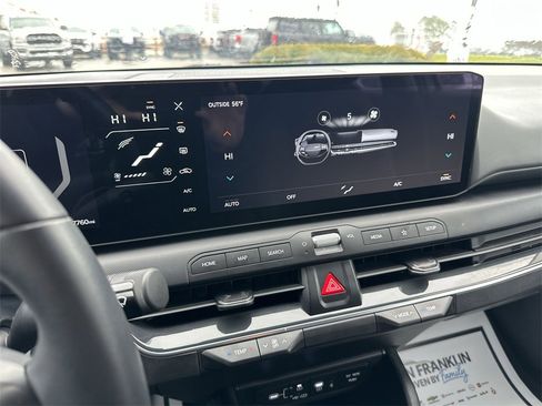 Used 2025 Kia K4 EX image 18