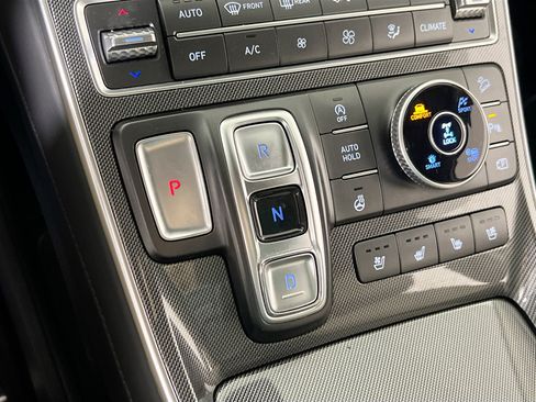 Used 2022 Hyundai Santa Fe Limited image 17