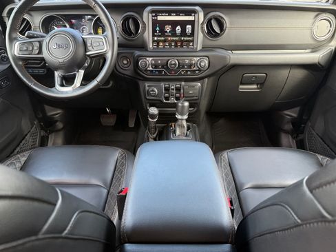 Used 2022 Jeep Wrangler Unlimited Sahara AWD/4WD image 13