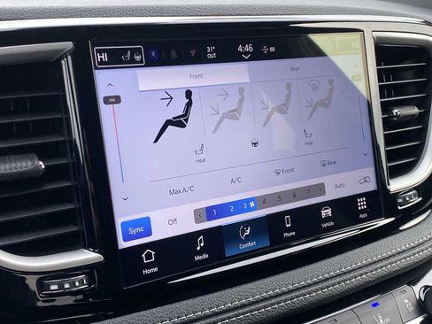 New 2026 Chrysler Pacifica Select image 24