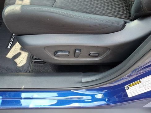 Used 2019 Nissan Rogue SV FWD image 5
