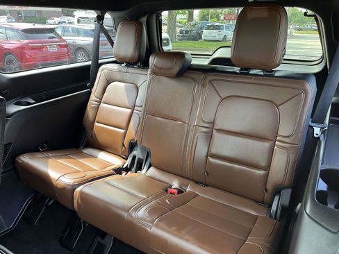 Certified 2023 Lincoln Navigator L Reserve AWD/4WD image 15
