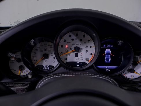 Certified 2019 Porsche 911 GT3 RS RWD image 21