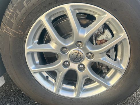 Used 2021 Chrysler Voyager LX FWD image 11