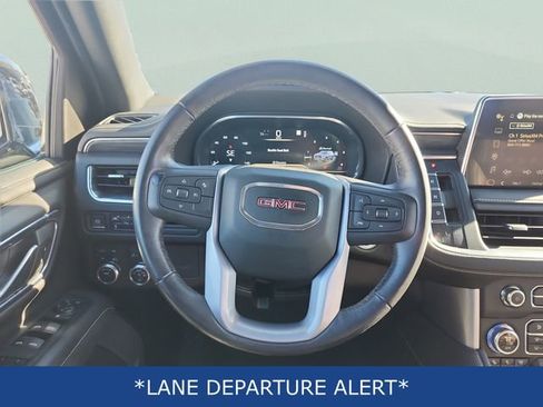 Used 2023 GMC Yukon XL SLT image 9