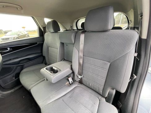 Used 2019 Kia Sorento L image 25
