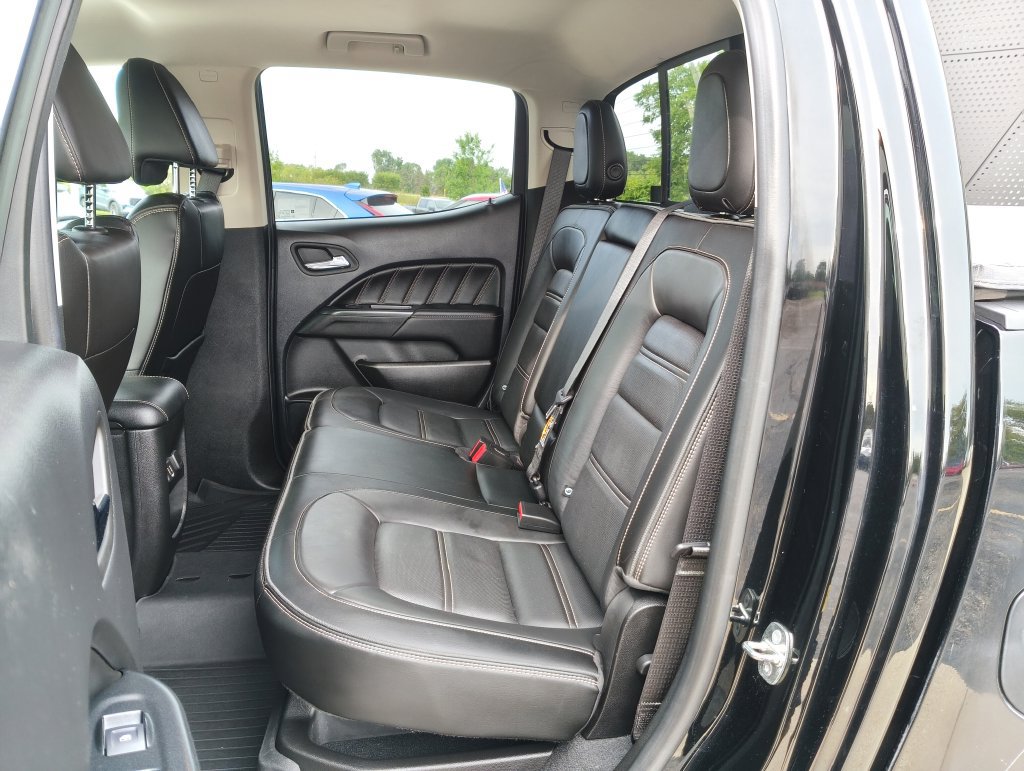 Used 2022 GMC Canyon Denali w/ Denali Black Edition Package AWD/4WD image 8