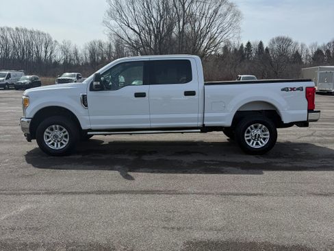 Used 2017 Ford F250 XLT image 3