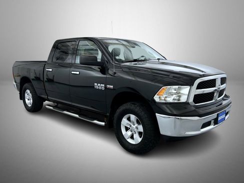 Used 2017 RAM 1500 Classic SLT image 3