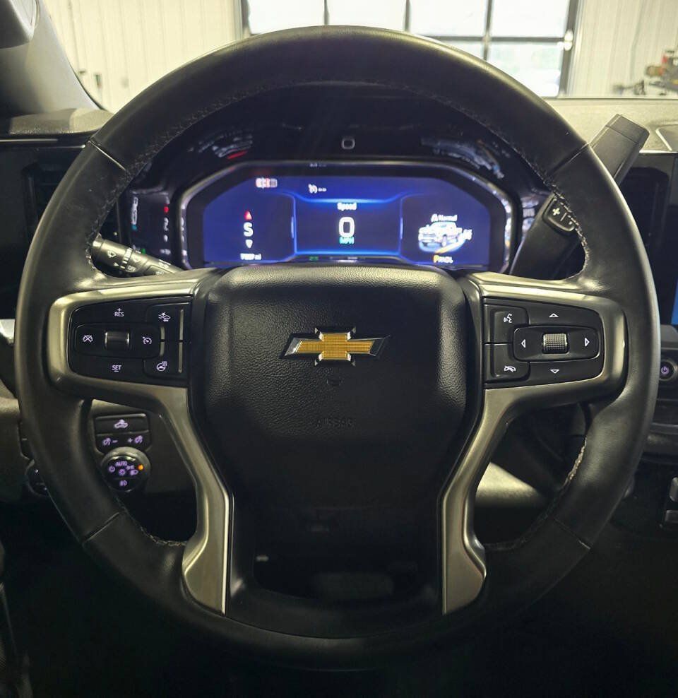 Used 2024 Chevrolet Silverado 2500 LT AWD/4WD image 16