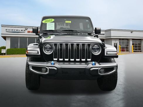 Used 2022 Jeep Wrangler Unlimited Sahara w/ Cold Weather Group AWD/4WD image 8