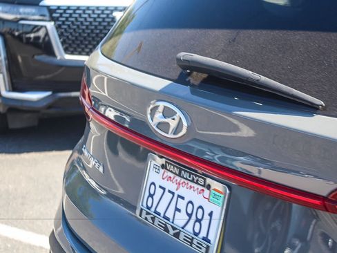 Used 2022 Hyundai Santa Fe Limited w/ Cargo Package FWD image 9