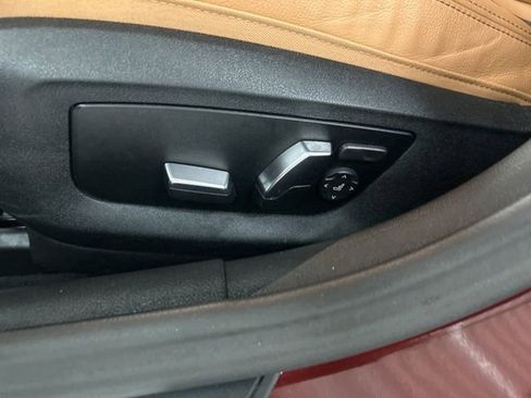 Used 2023 BMW 530e xDrive w/ Convenience Package image 11