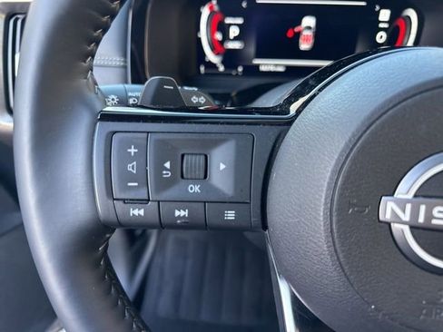 Used 2024 Nissan Pathfinder Platinum w/ Cargo Package image 23