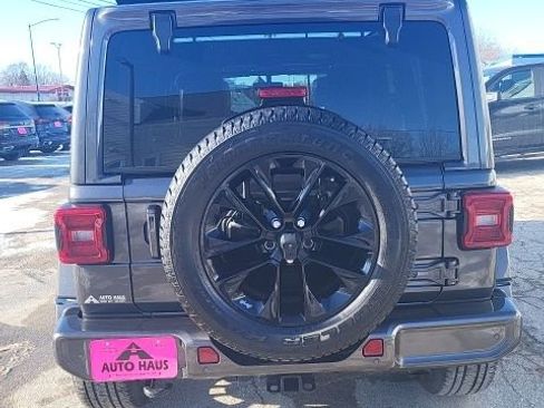 Used 2021 Jeep Wrangler Unlimited Sahara image 23
