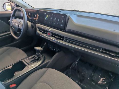 Used 2025 Kia K4 FWD image 27