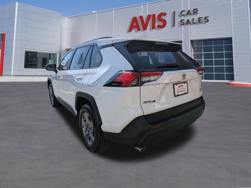 Used 2025 Toyota RAV4 XLE image 9