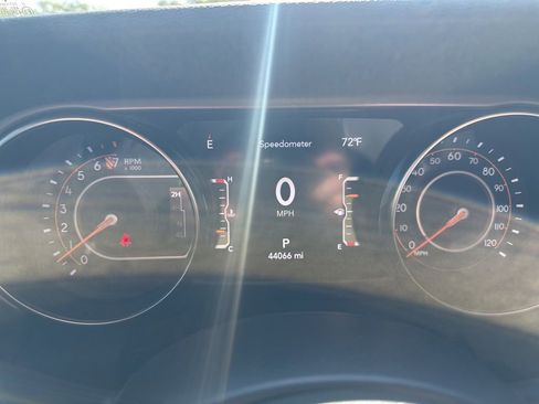 Used 2023 Jeep Gladiator Sport AWD/4WD image 11