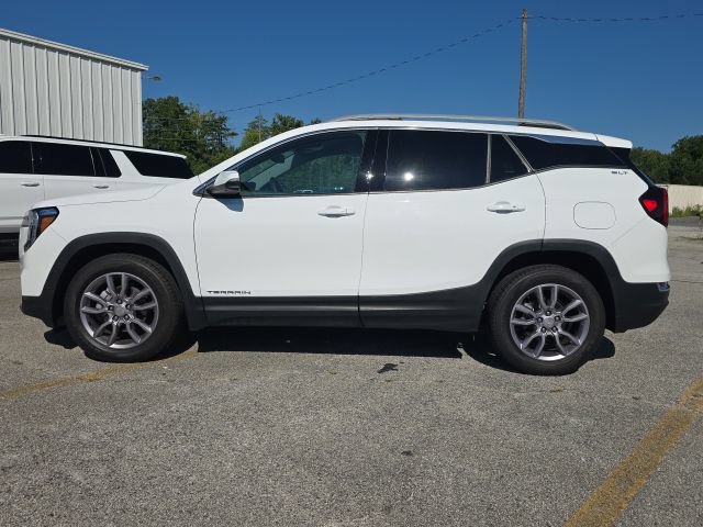 Used 2023 GMC Terrain SLT w/ Tech Package AWD/4WD image 2