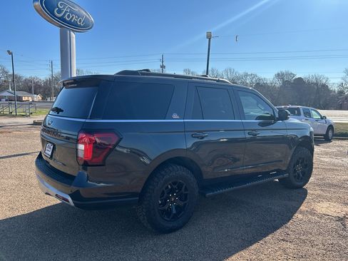 Used 2022 Ford Expedition Timberline image 4