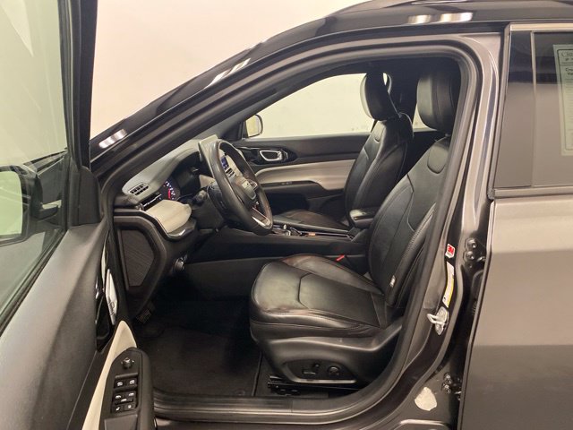 Used 2023 Jeep Compass Limited w/ Sun and Sound Group AWD/4WD image 9
