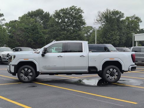 New 2026 GMC Sierra 2500 Denali w/ Denali Reserve Package AWD/4WD image 2