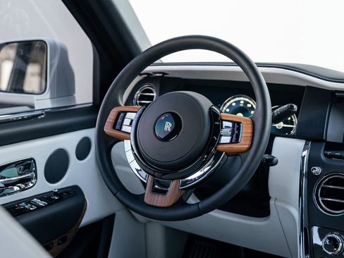 Used 2022 Rolls-Royce Cullinan image 28