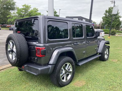 Used 2022 Jeep Wrangler Unlimited Sahara w/ Cold Weather Group AWD/4WD image 3