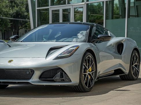 New 2025 Lotus Emira image 5