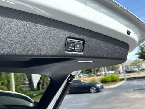 Used 2025 Audi Q5 Premium Plus w/ Premium Plus AWD/4WD image 12