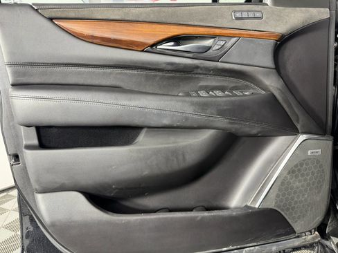 Used 2018 Cadillac Escalade Premium Luxury image 46