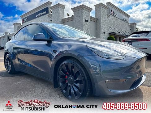 Used 2023 Tesla Model Y Performance AWD/4WD image 1