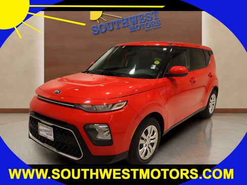 Used 2021 Kia Soul LX image 1