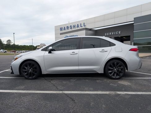 Used 2024 Toyota Corolla SE FWD image 2