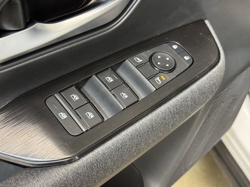 New 2026 Nissan Kicks SV w/ SV Premium Package image 9