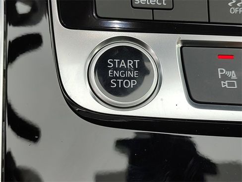 Used 2023 Audi Q8 Premium Plus image 20