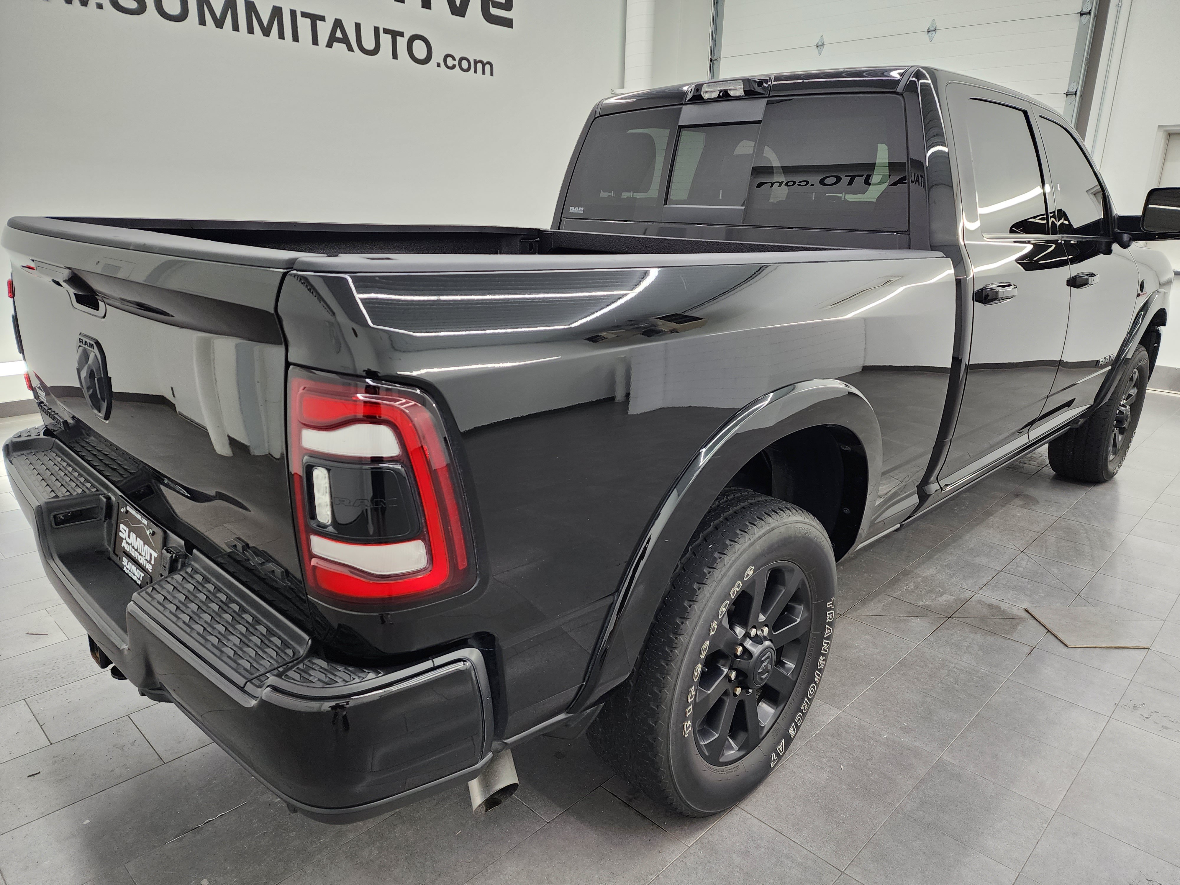 Used 2022 RAM 3500 Laramie AWD/4WD image 4