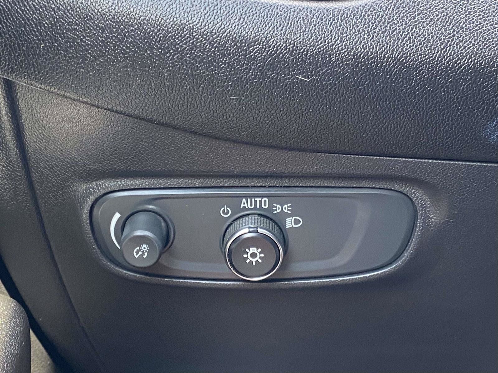 Used 2024 Chevrolet Equinox LT FWD image 28