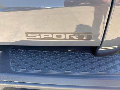 Used 2021 Jeep Gladiator Sport image 9