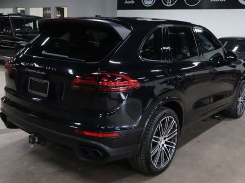 Used 2017 Porsche Cayenne Turbo AWD/4WD image 5